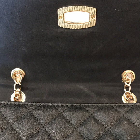 EXPRESS Quilted Chain Bag - Picture 5 of 6